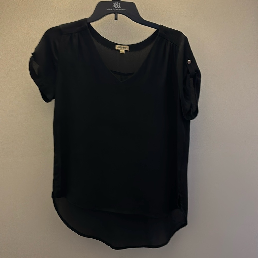 Lily Star Juniors Black V-Neck Top‎